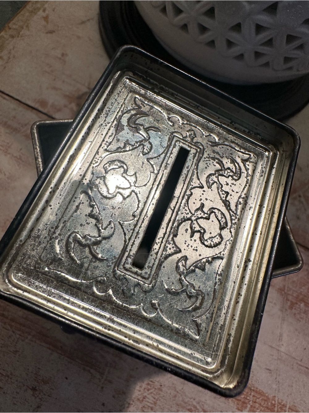 Vintage Avon Tin Bank - Picture 10 of 10